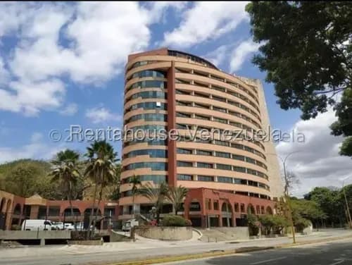 ¡esta Es La Joya Que Tu Empresa Merece! Ubicada En La Prestigiosa Torre Movilnet, Esta Oficina De 207 M2 En El Primer Piso Fusiona Elegancia Y Funcionalidad Con Tres Baños Privados