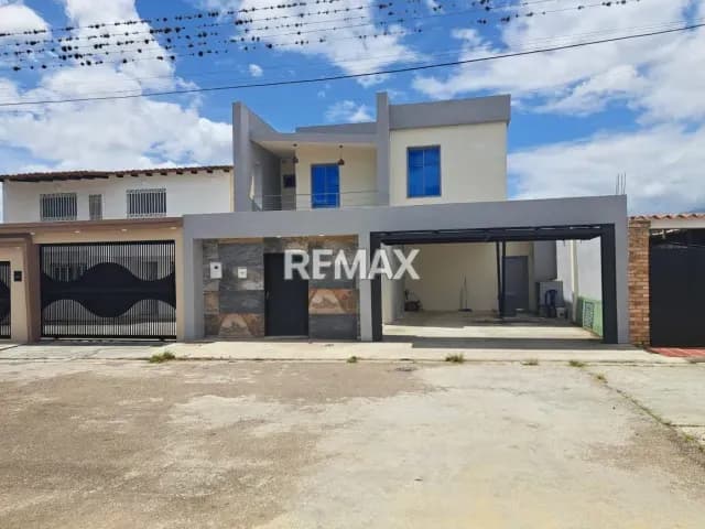 Casa. Venta. Rubio