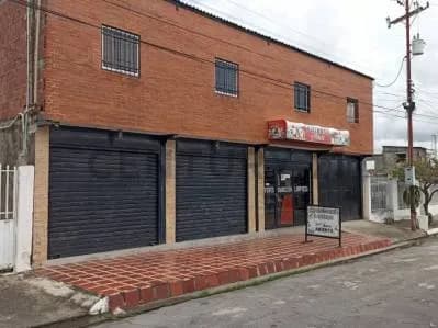 LOCAL COMERCIAL, Y APARTAMENTO EN VENTA, EN CAJA SECA.