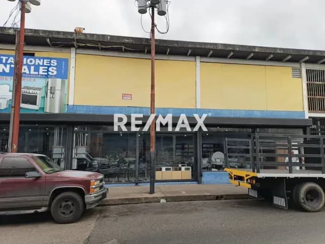 LOCAL COMERCIAL EN ALQUILER EN PLENA AV. JUNCAL. MATURÍN-MONAGAS