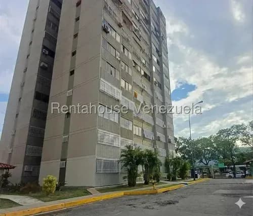 ¿buscas Vivir Donde Todo Sucede? Este Increíble Apartamento Se Encuentra En Una Ubicación Privilegiada, Rodeado De Los Mejores Centros Comerciales Y Servicios De La Ciudad.