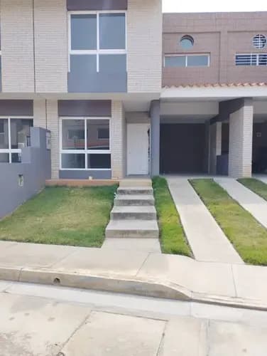 Venta Townhouse En Cumbres De La Esmeralda D39-18 Angel Tovar