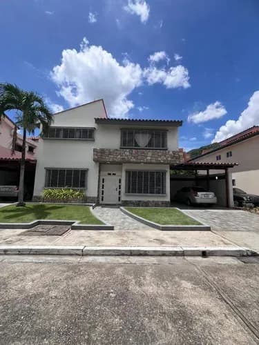 Hermosa Casa En Mañongo C.r. Iklena Naguanagua