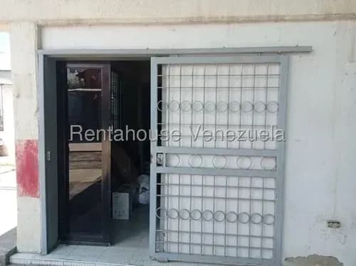 Andreymar Canelón Te Ofrece En Alquiler Amplio Galpón En Zona Industrial 3 Barquisimeto, Zona De Carga Y Descarga, Caseta De Vigilancia, Cerco Eléctrico.