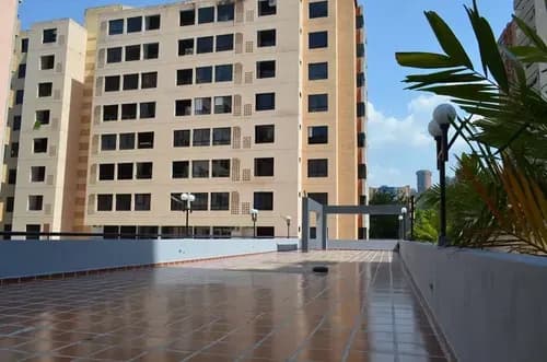 Coqueto Apartamento Equipado En Piso Bajo Con Pozo De Agua, Gimnasio, Vestier Y Puesto Vehicular Urbanización Agua Blanca, Residencias Santa Clara Mc-ind