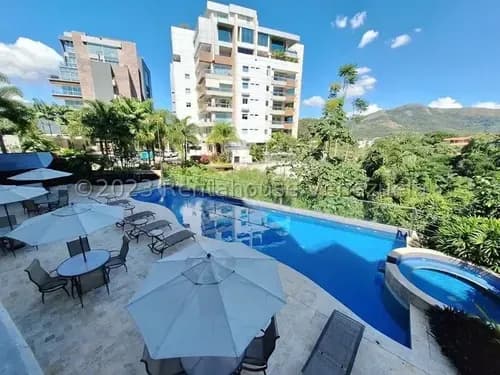 Espectacular Apartamento, Ubicado En La Mejor Zona De Valencia. Bella Vista, Muy Bien Distribuido Y Con Acabados De Lujo. Edificio Con Diferentes Areas: Piscina, Area De Juegos, Gimnasio. Pozo De Agua