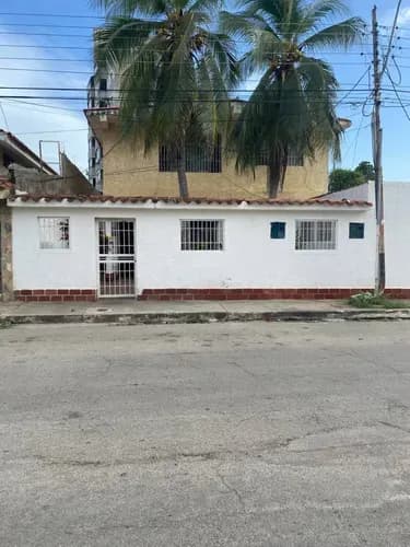 Residencia Tipo Quinta Ubicada En El Centro De Porlamar