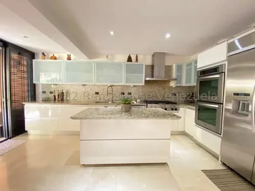 Townhouse En Venta La Trinidad Yf 26-14370