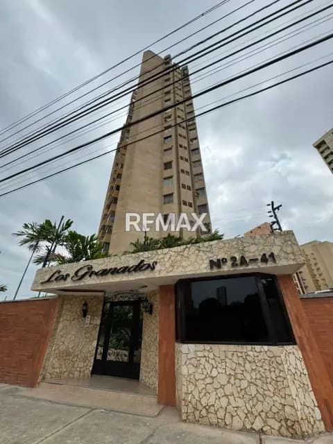 Apartamento Edificio en Los Granados