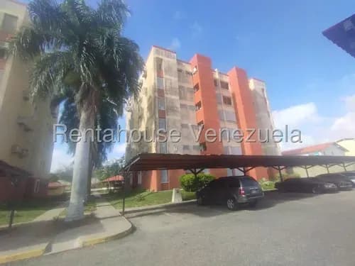 Bray Montoya Te Ofrece En Venta Bello Apartamento Al Este De Barquisimeto, Planta Baja, Amoblado, Vigilancia 24/7. 2#5#1#4#1#3#8.