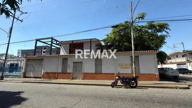 EN VENTA QUINTA CON PROYECTO PARA CLINICA