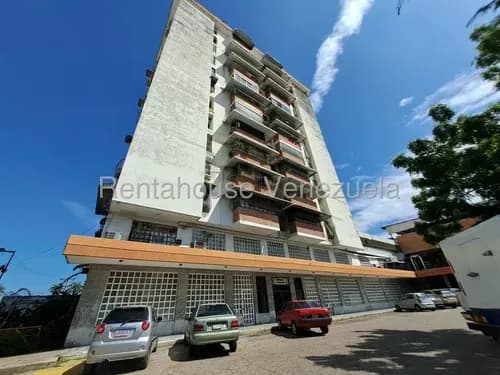 Apartamento En Venta En La Coromoto Maracay 26-347 Irrr
