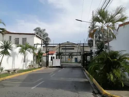 Linda Casa Con Amplio Potencial En Villas Antillanas Morita I Ubicada En Una Zona Estratégica De Alta Demanda, Justo Al Lado Del Club De Padel Y A Pocos Metros Del C.c. Diga Center . Js0214