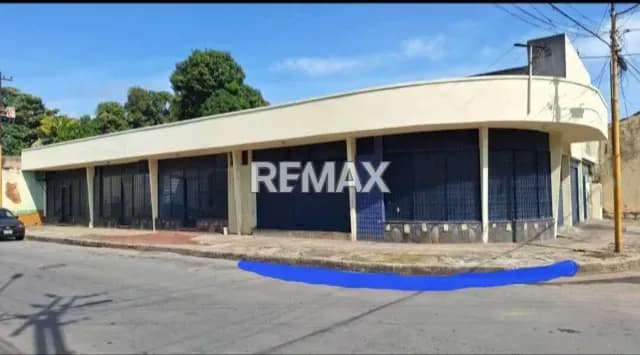 Local Comercial en Alquiler Ubicado entre Michelena y Carabobo - Local 4