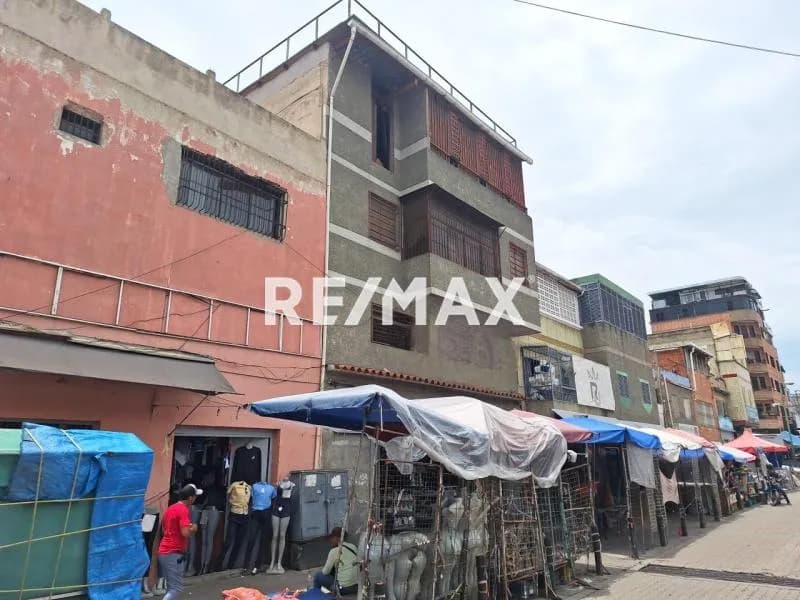 Se Vende Edificio Industrial a Pie de Calle en el Boulevard de Catia