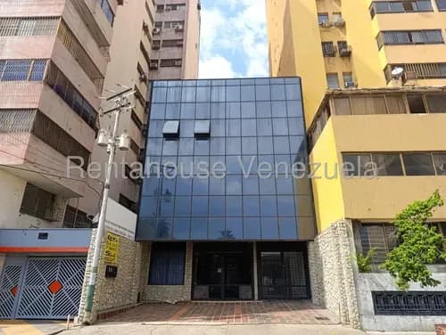 En Venta Local Puerto La Cruz. Yl