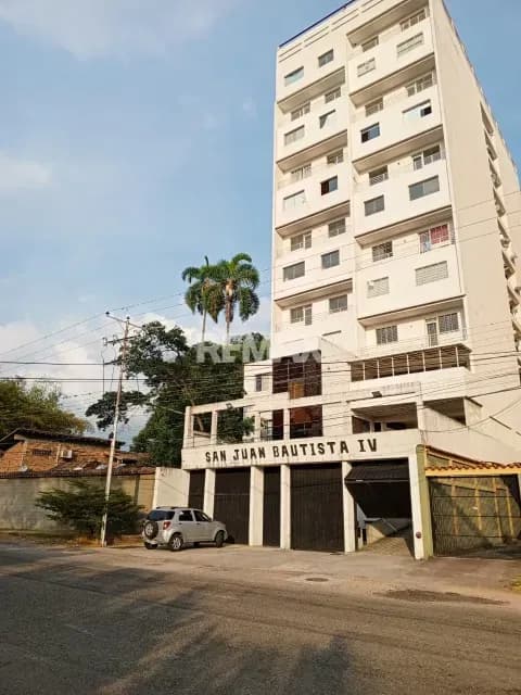 EN ALQUILER Apartamento ubicado en San Juan Bautista IV. Pueblo Nuevo