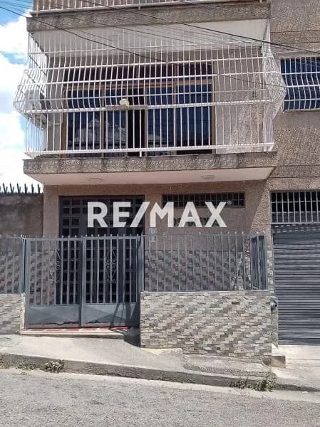Apartamento de 107,64 Mtrs2, Piso 3, Resid. Los Olivos, Casco Central Guatire