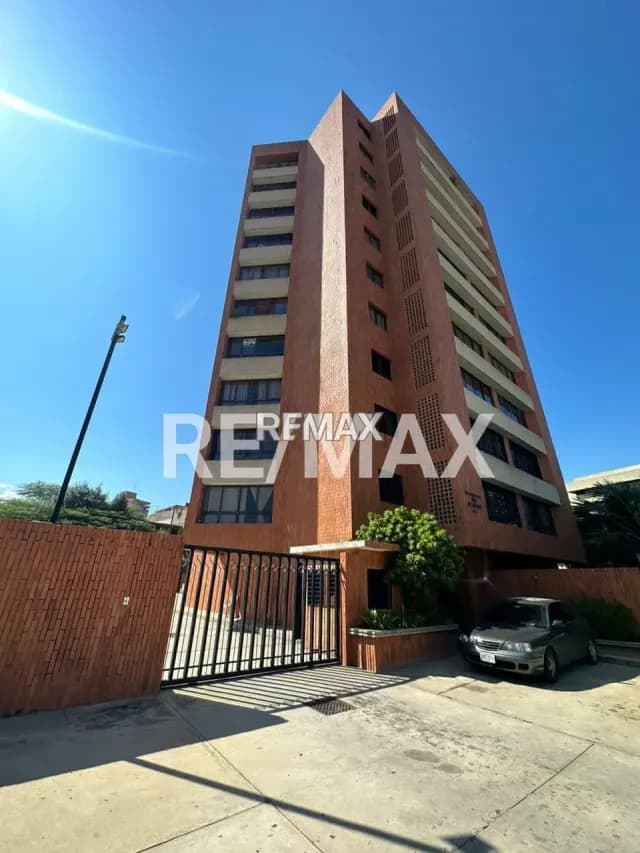 APARTAMENTO EN ALQUILER EDIF. DON RAYMUNDO