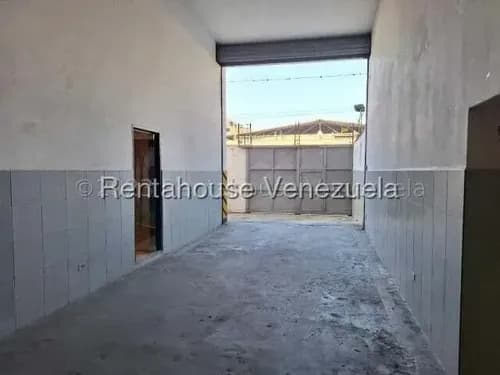 Edificio De Galpones Industriales En Venta En Mariche, Edificación Robusta, Con Diferentes Accesos Independientes, Bien Mantenida Y Solvente. Capacidad Para Containers. Cda. 26-16306