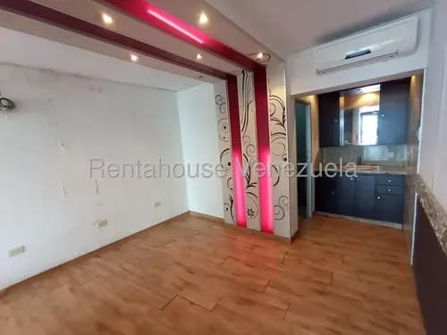 Raíza Suárez Alquila 2 6 1 0 6 3 2 Cómodo Local Comercial De 30,19 M2 Con 1 Baño, Ideal Para Cualquier Tipo De Emprendimiento, Almarriera Cabudare