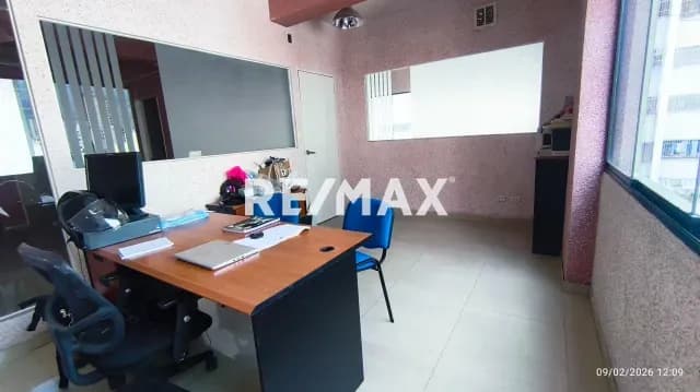 Amplia Oficina en Venta ó Alquiler, Ubicada en la Candelaria