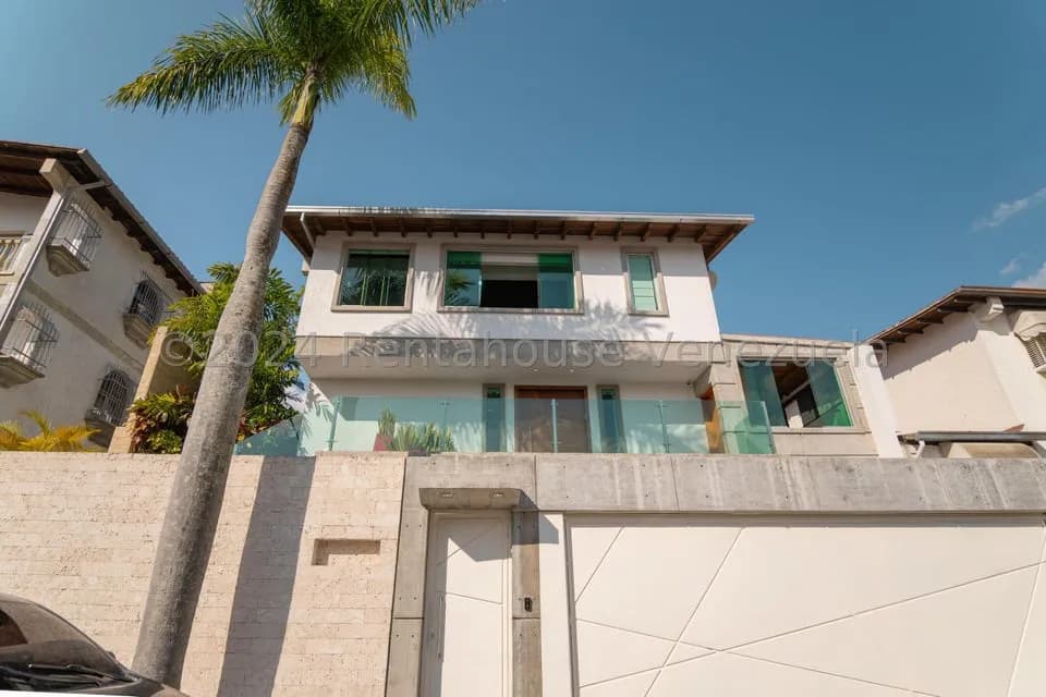Casa (Duplex) en Venta en Los Naranjos del Cafetal, Distrito Metropolitano