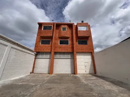 Local Con Galpón Y Oficinas En Santa Rosa