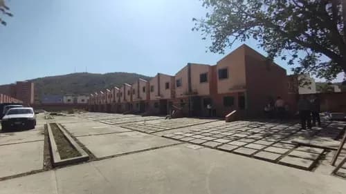 Townhouse A Estrenar En El Sector Manantial, Naguanagua Carabobo Con Planes De Financiamiento Vende Dayanna Vasquez