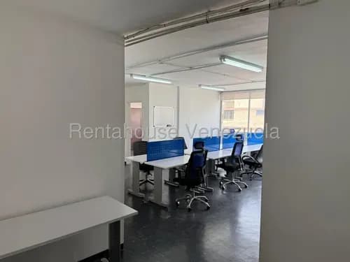 Oficina En Alquiler. Espaciosa Y Acondicionada Altamira Sur Yg 26-15480 Ll