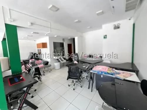 Daniela Linarez Alquila Local De 225 Metros Cuadrados Cuenta Con Áreas De Oficina Y Depósito En La Zona Este De Barquisimeto.