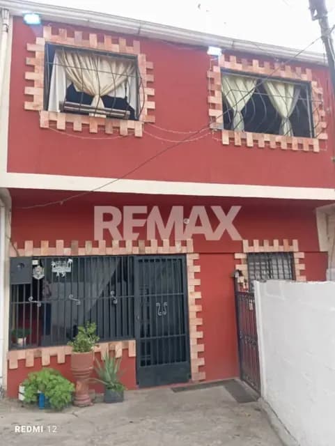 Casa en VENTA , ubicada en Capachito Parte Baja . A 7 min de la ciudad aproximadamente.