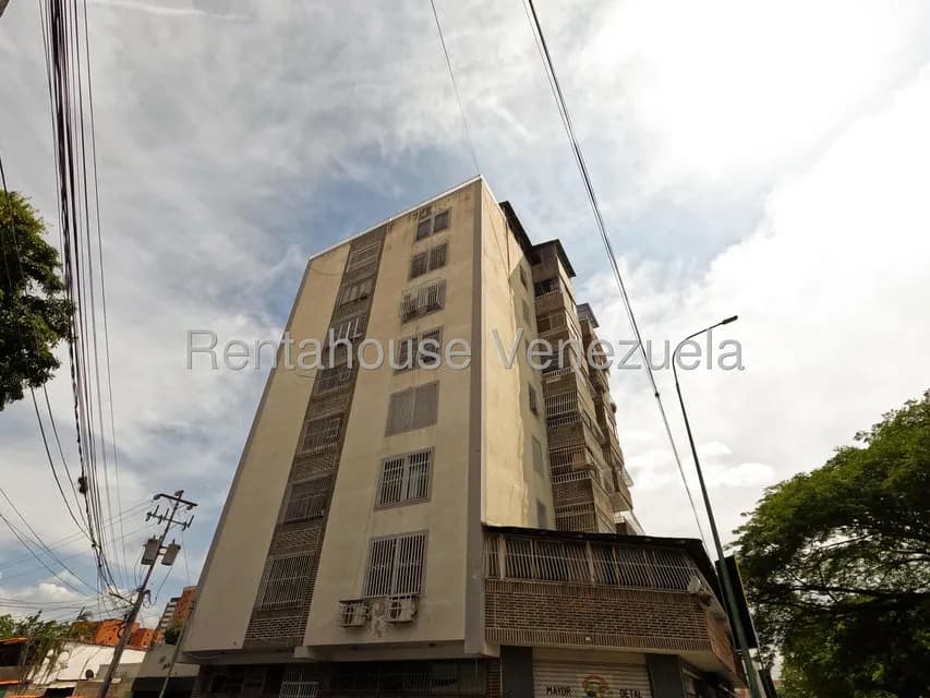 Apartamento (1 Nivel) en Alquiler en Parroquia Catedral, Lara