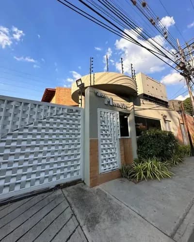 Townhouse En Mañongo Acceso A Planta Elec 100% (ch)