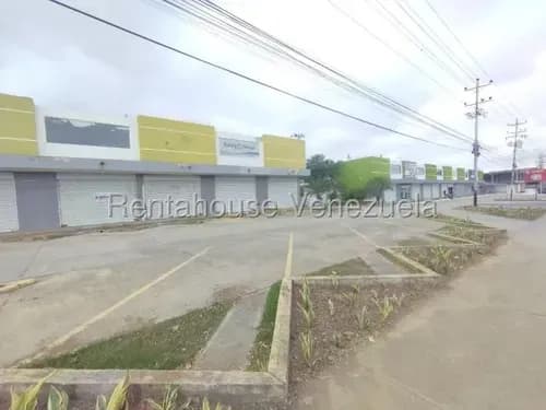 Sorangel Vargas Vende Comoda Casa Con Patio, Urbanismo Privado Cañas Del Sur Cabudare Mls #26-16599