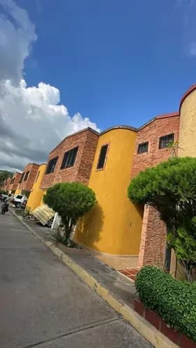 Tonwhouse En Venta Naguanagua Residencias Turpial (frente C.c Río Sil) 129mtrs2 3 Habitaciones Amplias 2 Baños Y Medio Cocina Moderna Y Equipada Sala/comedor Patio Gavip