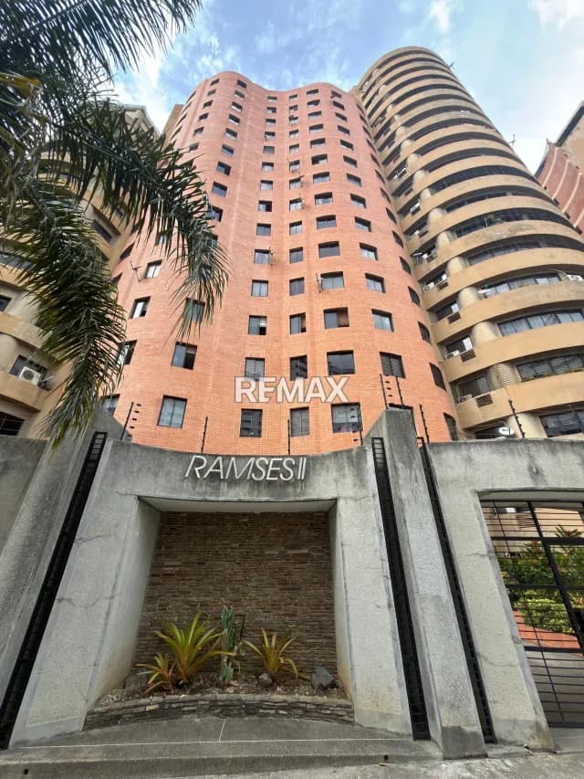 En venta hermoso apartamento en Ramses Los Mangos
