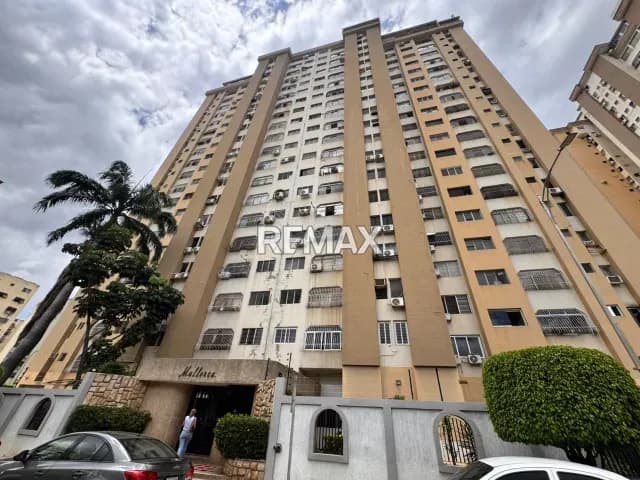 Apartamento para remodelar de 94 mts² en Res. Mallorca en Prebo (frente al Shopping Center)