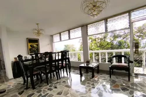 Casa En Venta Con 2 Apartamentos . Urbanizacion Pirineos - San Cristobal