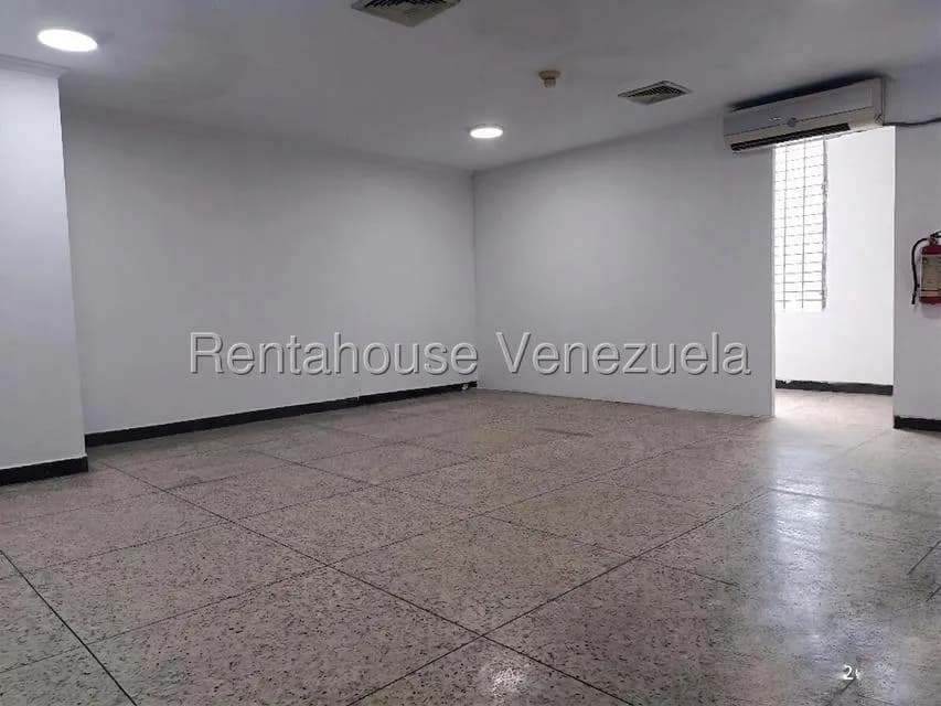 Comercial (Oficina) en Alquiler en Avenida Universidad, Zulia