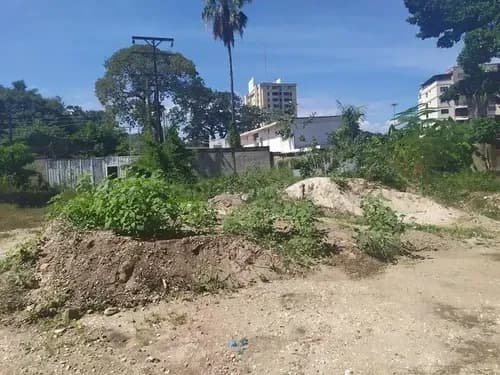 Venta Terreno Con Zonificación Comercial, Área 5025 Mts. Ubicación Estratégica. Facil Acceso A La Autopista, Centro De La Ciudad. Cuenta Con Servicios. Zonificación Ar6-c2 (vivienda Multifamiliar,hote