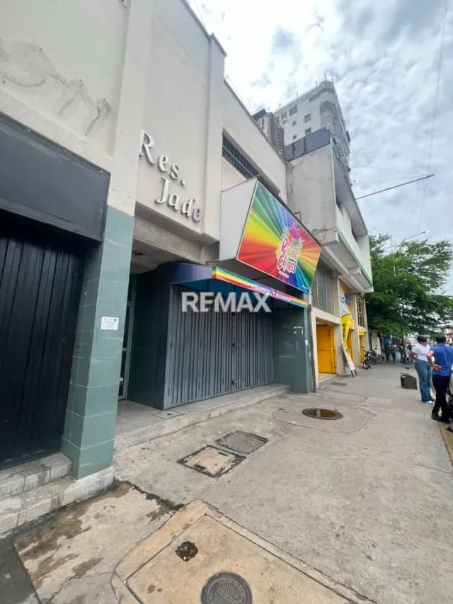 EN ALQUILER LOCAL COMERCIAL A PIE DE CALLE , CENTRO DE MARACAY