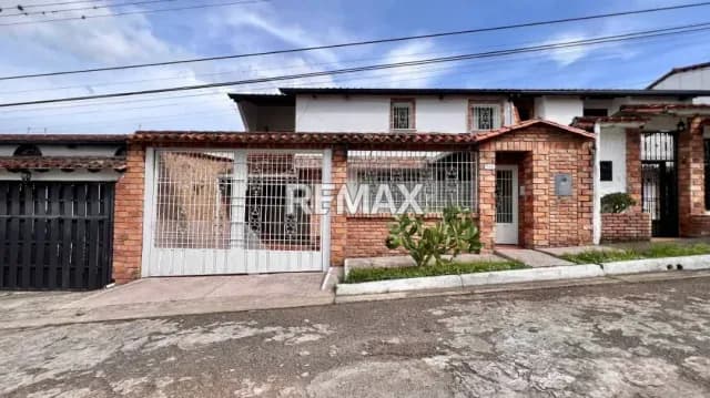 En venta Casa Urbanización CUMBRES ANDINAS