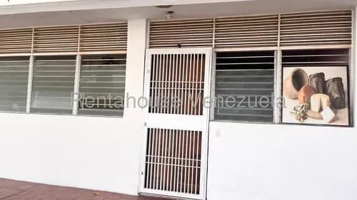 Bray Montoya Ofrece En Venta Espectacular Propiedad, En Barquisimeto Zona Oeste En Zona Oeste, Dispone De Tanque Subterraneo, Y Mas...! 2#6#1#5#0#5#2.
