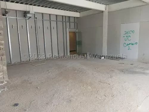 Comercial En Alquiler En Cerro Verde #23-28042 Yosmil Carrero