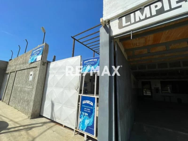 casa con locales en venta, Pta Maraven