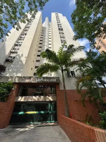 Np Apartamento En Venta En Res. Himalaya Urb. El Bosque Código 327709