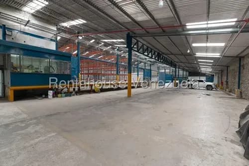 Tg Remodelado! Galpón Industrial En Venta, Con Terreno Y Edificio Adicional En La Yaguara 26-2348 Ys