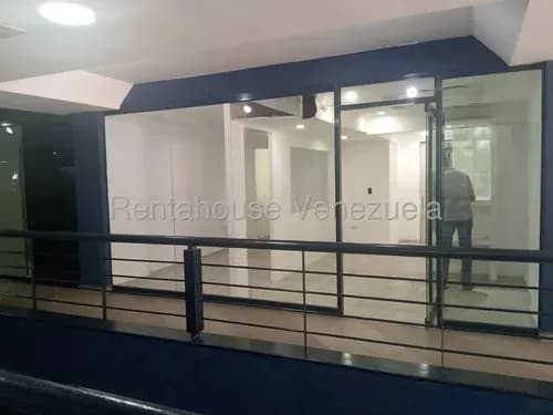 En Venta Local Comercial En Naguanagua - Valencia (inm 26-16700) Ubicado En Un Piso 1 Donde Hay Mucho Movimiento Peatonal. Solo Clientes