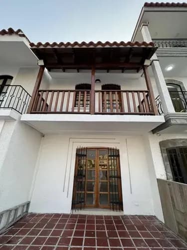 En Alquiler Moderna Villa 2 Niveles Residencia Pueblo Viejo